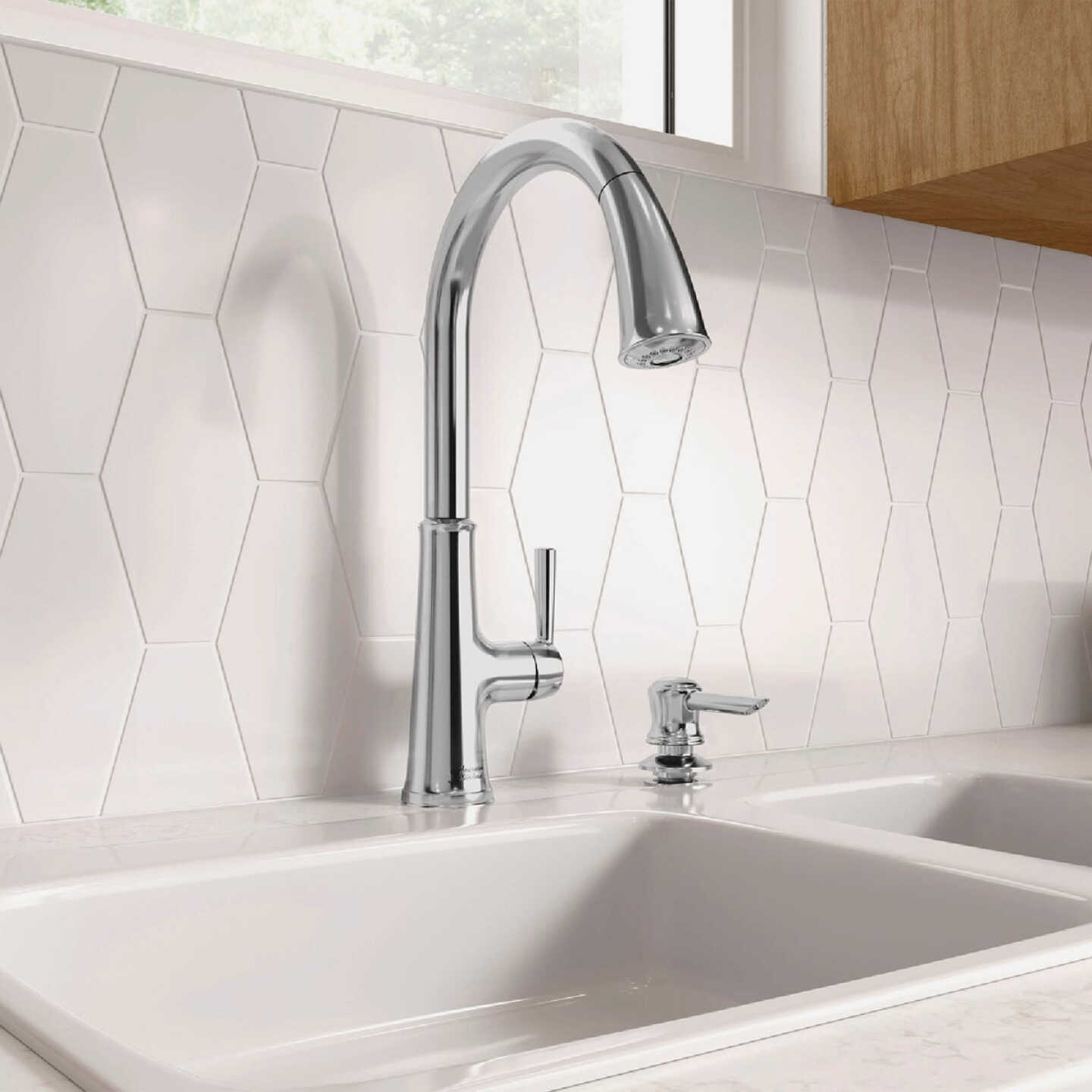 American Standard Maven Pull-Down Kitchen Faucet